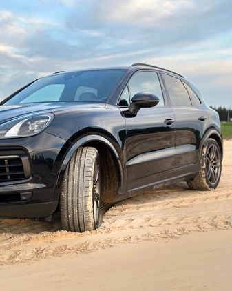 Porsche Cayenne cena 265000 przebieg: 108000, rok produkcji 2018 z Białystok małe 92